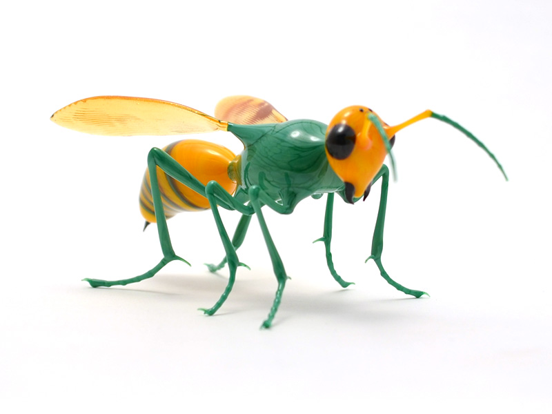 Green &amp; Gold Hornet, glass hornet by Wesley Fleming